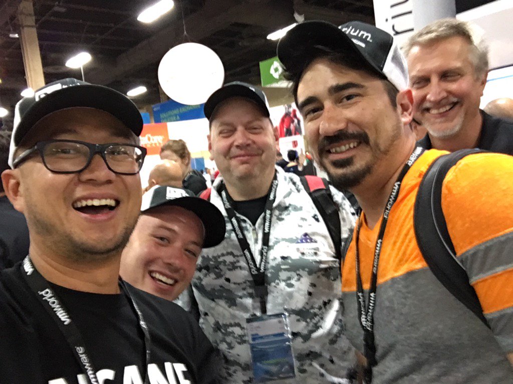 wensteryu's tweet photo. Happy #VMworld2016 attendees after seeing the #datriumvmworld demo! https://t.co/lji5IAyET7
