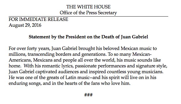 nmasunivision's tweet photo. Obama rinde homenaje a Juan Gabriel: "Su música suena como estar en casa". https://t.co/YoLnRfdEvK