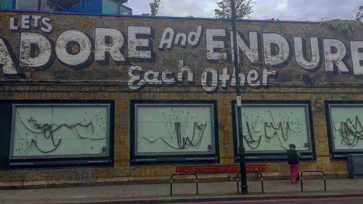 AdventurerGuide's tweet image. A beautiful message to the world. #travel #uk #London #AWholeNewWorld