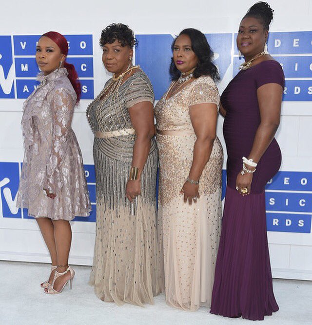 Such an honor to style these women for the carpet. #MothersOfTheMovement #BlackLivesMatter Such an awesome night.