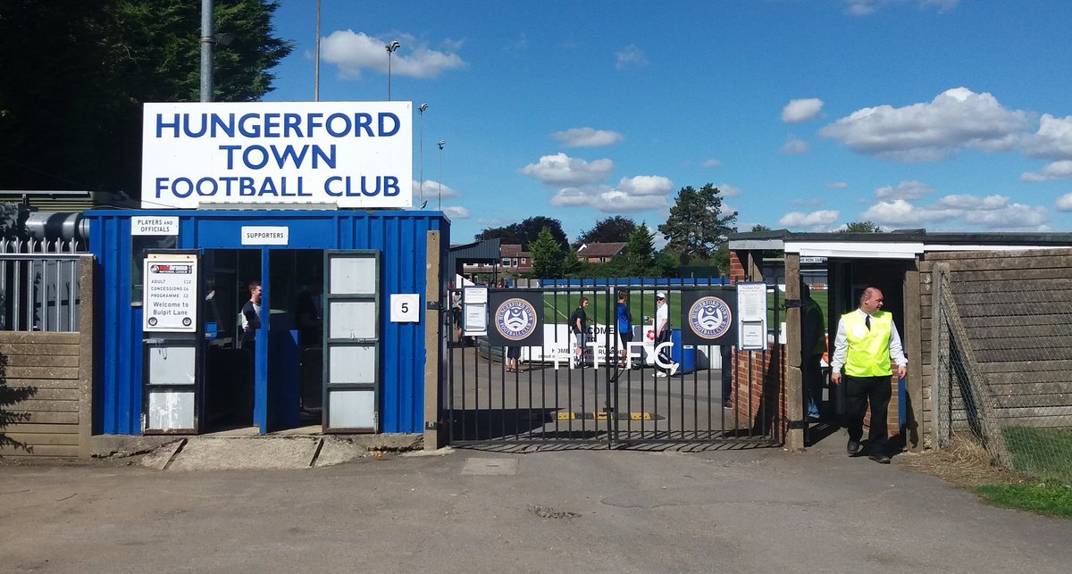 redlegTudor's tweet photo. All looking good at #BulpitLane as @TudorsClub @NonLeagueCrowd get ready for @HungerfordTown v @hemelfc #COYT 👏👏 https://t.co/OBpTTO4ers