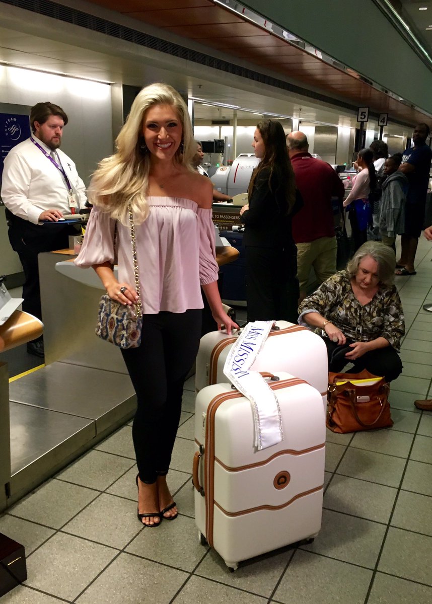 MissMSCorp's tweet image. Up up and away to #doac for #MissAmerica!