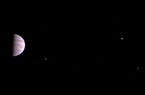 GallarottiA's tweet photo. La sonde Juno a survolé Jupiter au plus près
 https://t.co/GrVifJp5P4 https://t.co/9BzDbCMxpS