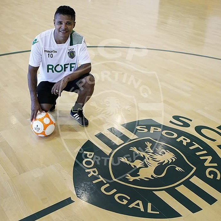 fivecompany's tweet photo. DEO ESTRÉIA COM GOL PELO SPORTING .
O jogador marcou dois gols e deu uma assistência nas vitórias do @futsalsporting https://t.co/PEruzSk08p