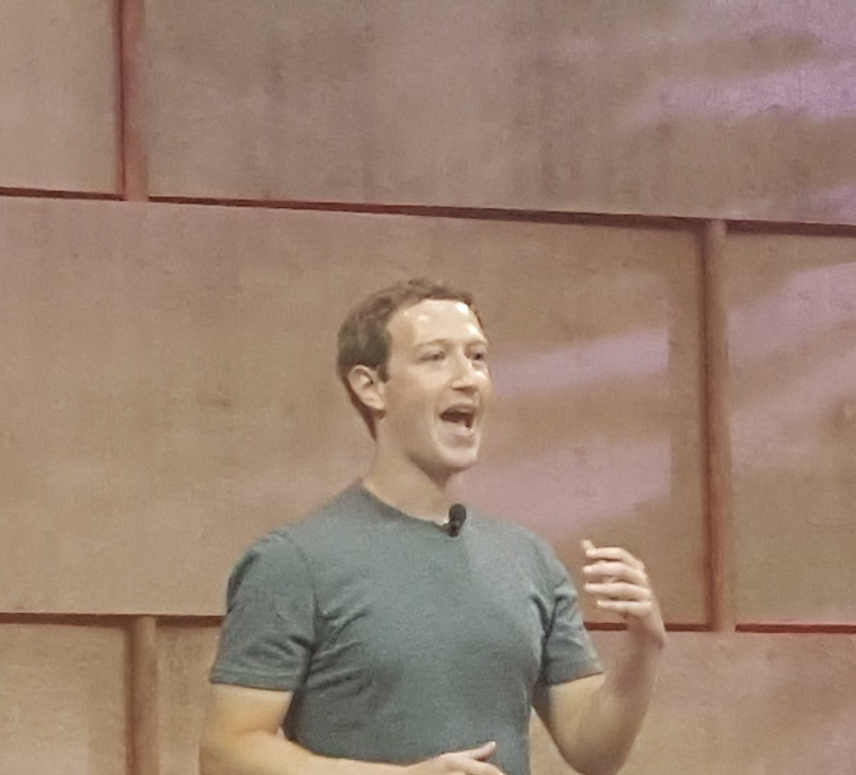 3 qualità x ottenere successo: #visione di ciò che si vuole lasciare, buon #team e tanta #perseveranza #Zuckerberg