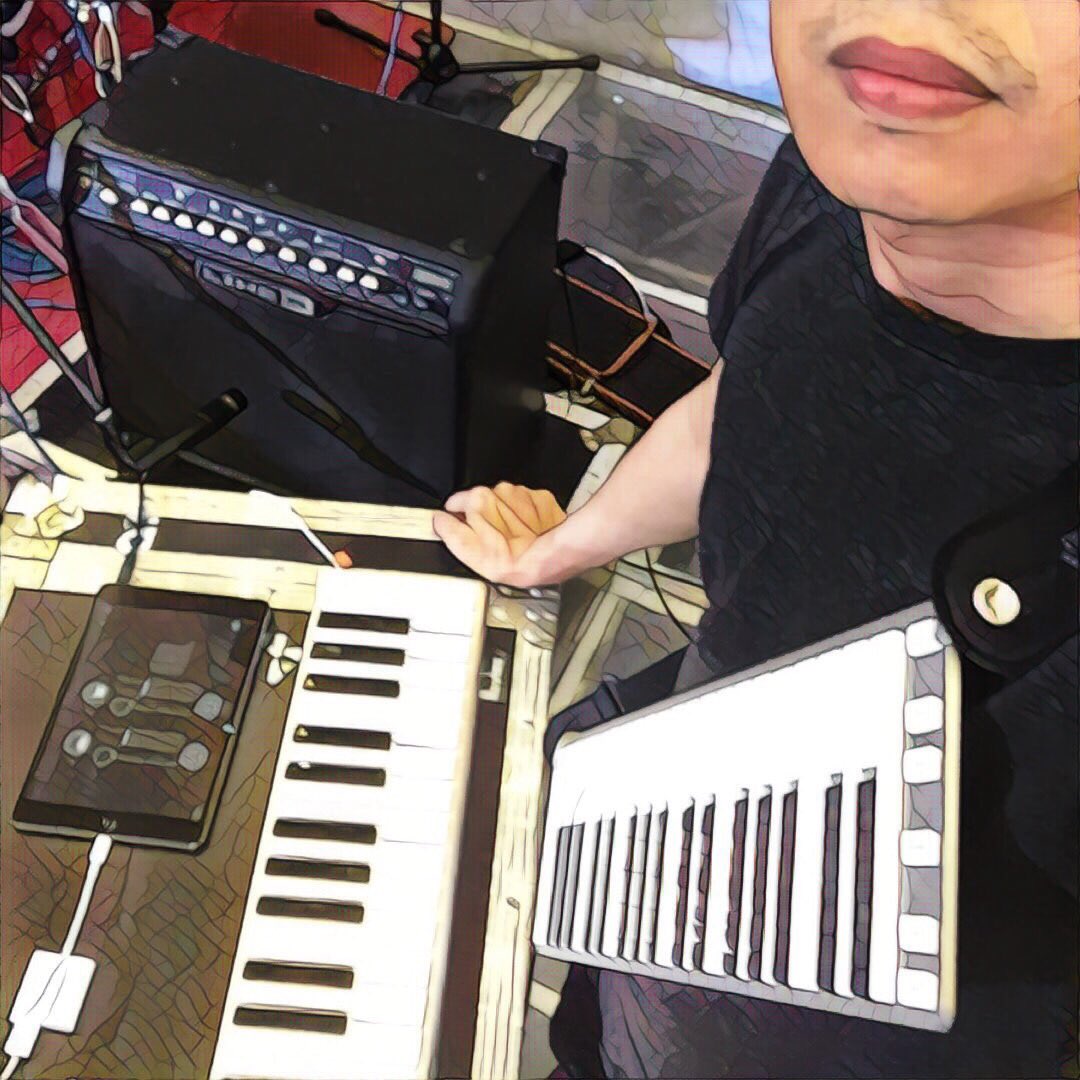 erictubon's tweet photo. #xkey37 + #xkeyAir at @firefalldownUK #gig #mobilemusic https://t.co/QsI7yH7Vmw