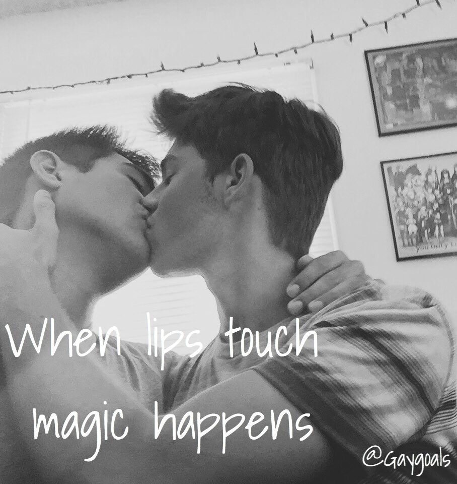 Gaygoals's tweet photo. 💋 #gay #gaygoals https://t.co/HZgnBX19Km