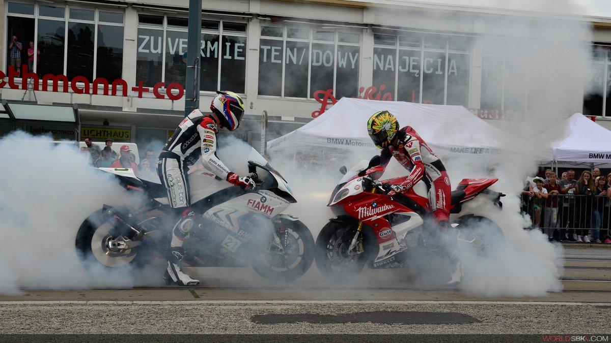 MotociclismoMX's tweet photo. World SBK en Alemania promoción en calles antes de la competencia https://t.co/GZ5TpHV7qr