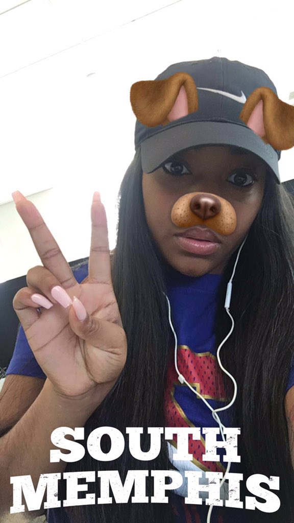 keliaa_'s tweet photo. 🐶 https://t.co/Ry67EBpgkT