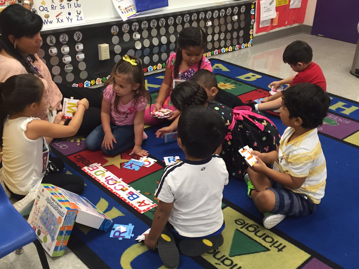 jtaylor_janna's tweet photo. #sisdfocus Alphabet fun in Head Start! https://t.co/K29zlSA6wD
