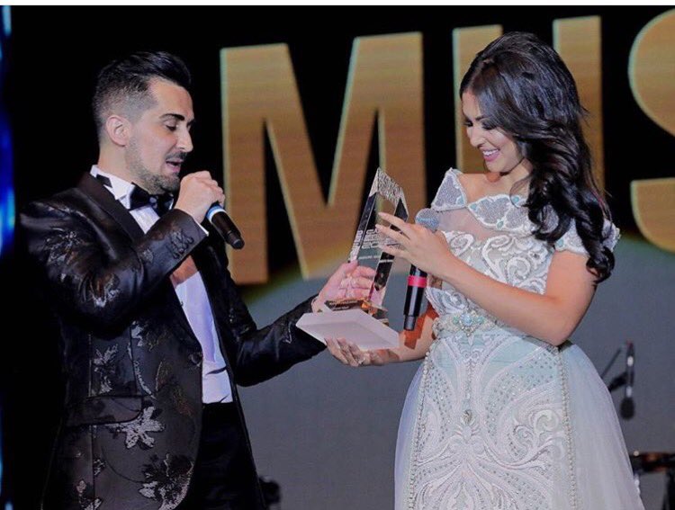 IbtissamTiskat's tweet photo. حمد لله على حب الناس فزت بجائزتين الأولى افضل فنانة مغربية في الوطن العربي والثانية فنانة اكثر جماهرية شكرًا احبابي https://t.co/Rn23J3JkEG