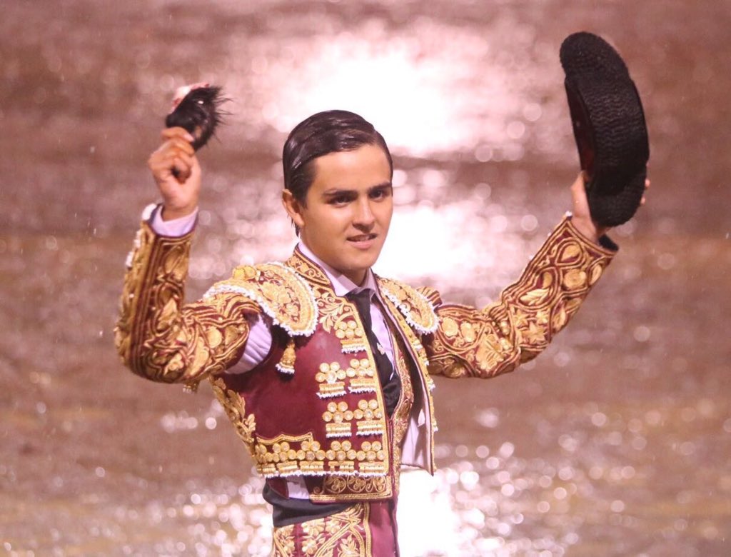 Ayer en Jesus María, Ags, <a href="/8a_pato/">Pato villi 8a</a> y @MSescosseA compartieron el triunfo tras cortar sendas orejas.