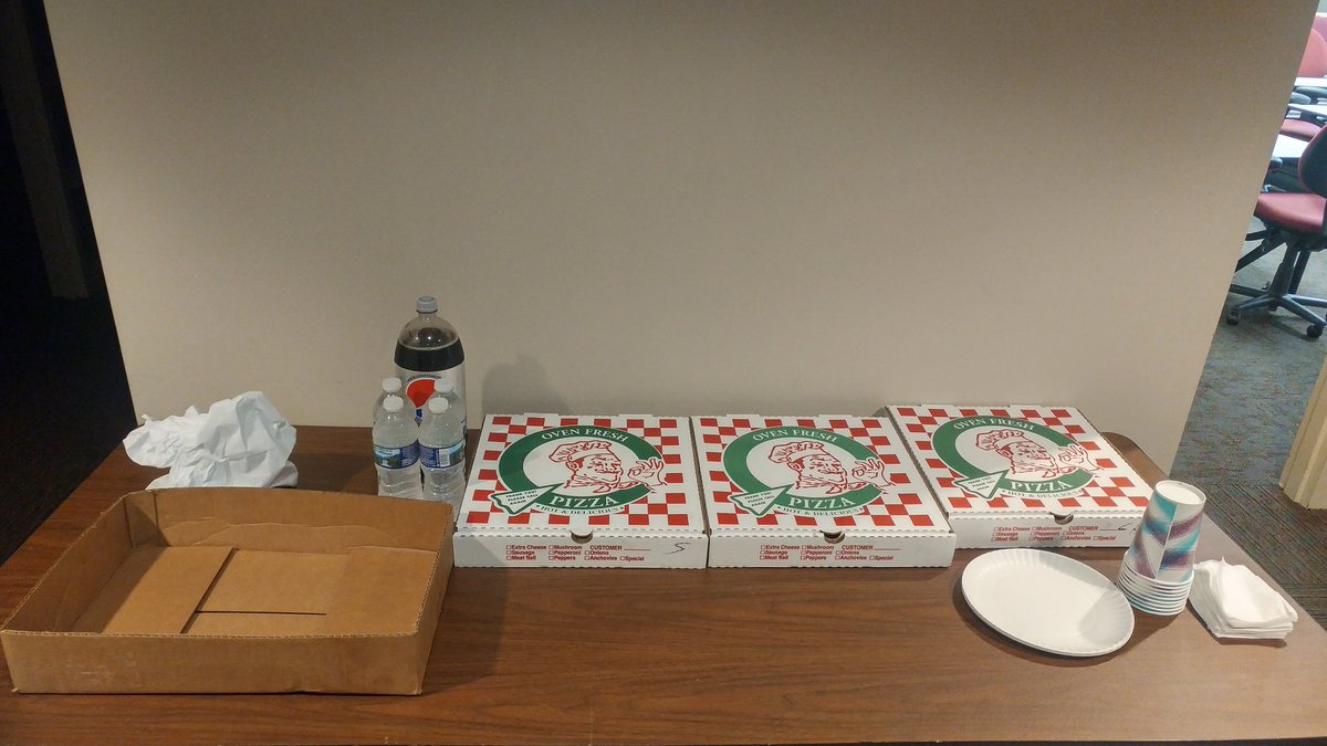 CoachFripps's tweet photo. Philly Admin Day Eating π and talking protection π° #whereuat #protecttheworld @Brightstar @Sprint4Philly #alwaysadd https://t.co/RxXttOsebp