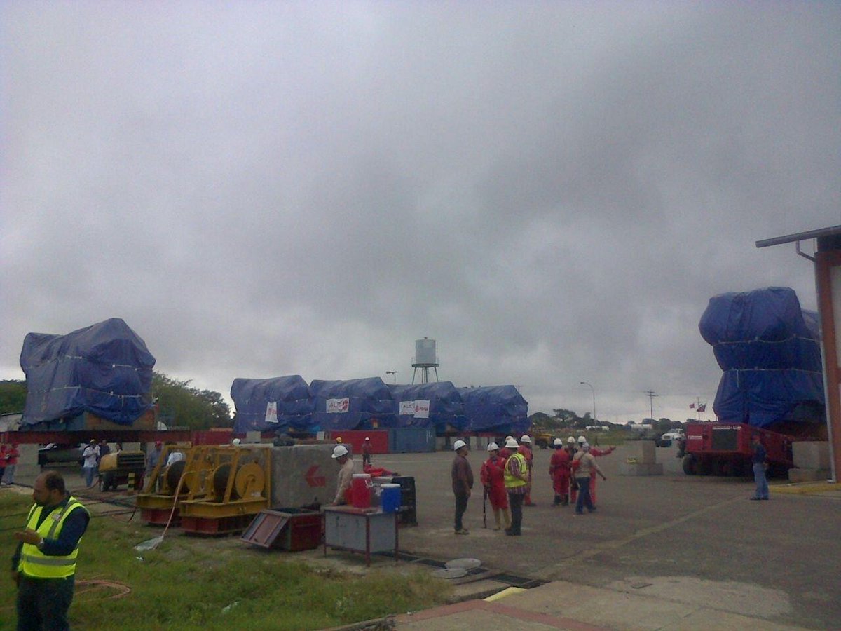 #PDVSA completó traslado fluvial de motores de nueva planta eléctrica en Barinas → bit.ly/1Mp5fPD