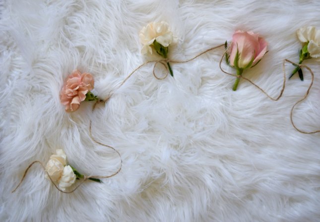 PLSR_official's tweet image. In just 5 minutes you can make this gorgeous #DIY flower garland: publiclivessecretrecipes.com/2016/08/diy-fl…