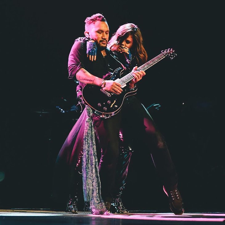 SelenaFanClub's tweet photo. SO ready for more of this 🎸🎤 Sel returns to the stage THIS SATURDAY! @AtlanticFestCa https://t.co/ZBVV6vj3nZ