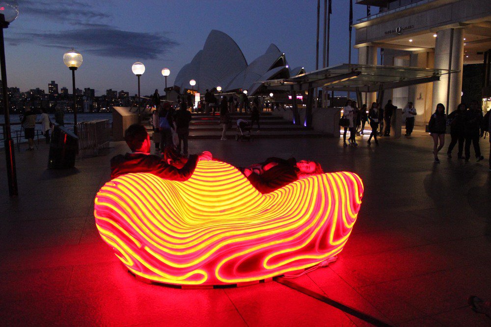 Technarte's tweet photo. Heart of the City, interactive sculpture pulsing light according to the heart beat of people #TechnarteLA #ArtsLA https://t.co/bu6cXYYimQ