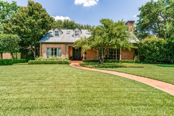 DallasREAgent's tweet image. Check out the newest Hip Pocket from the Chalfant-Brennan Team! Call or email me for mo... bit.ly/2bvJrsB