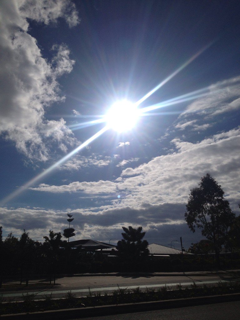 Diva_Don's tweet photo. 8:21am and 22•  #Australia https://t.co/8TcdE3fwMQ