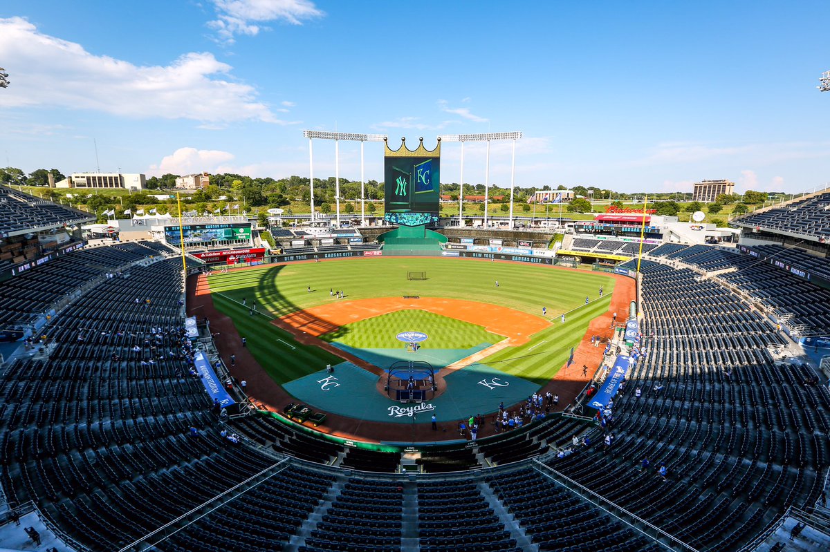 Royals's tweet image. Monday's are better at #TheK 😎 Welcome back, boys! #ForeverRoyal