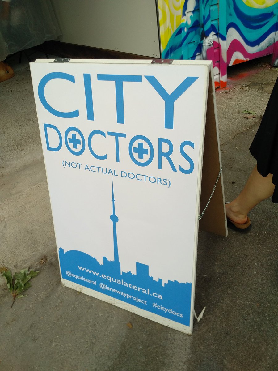 marymargaretbey's tweet image. Even The Doctors were on Hand at the #LanewayCrawl! @DECAdiaries @lanewayproject @equalateral @EastEndArtsTO
