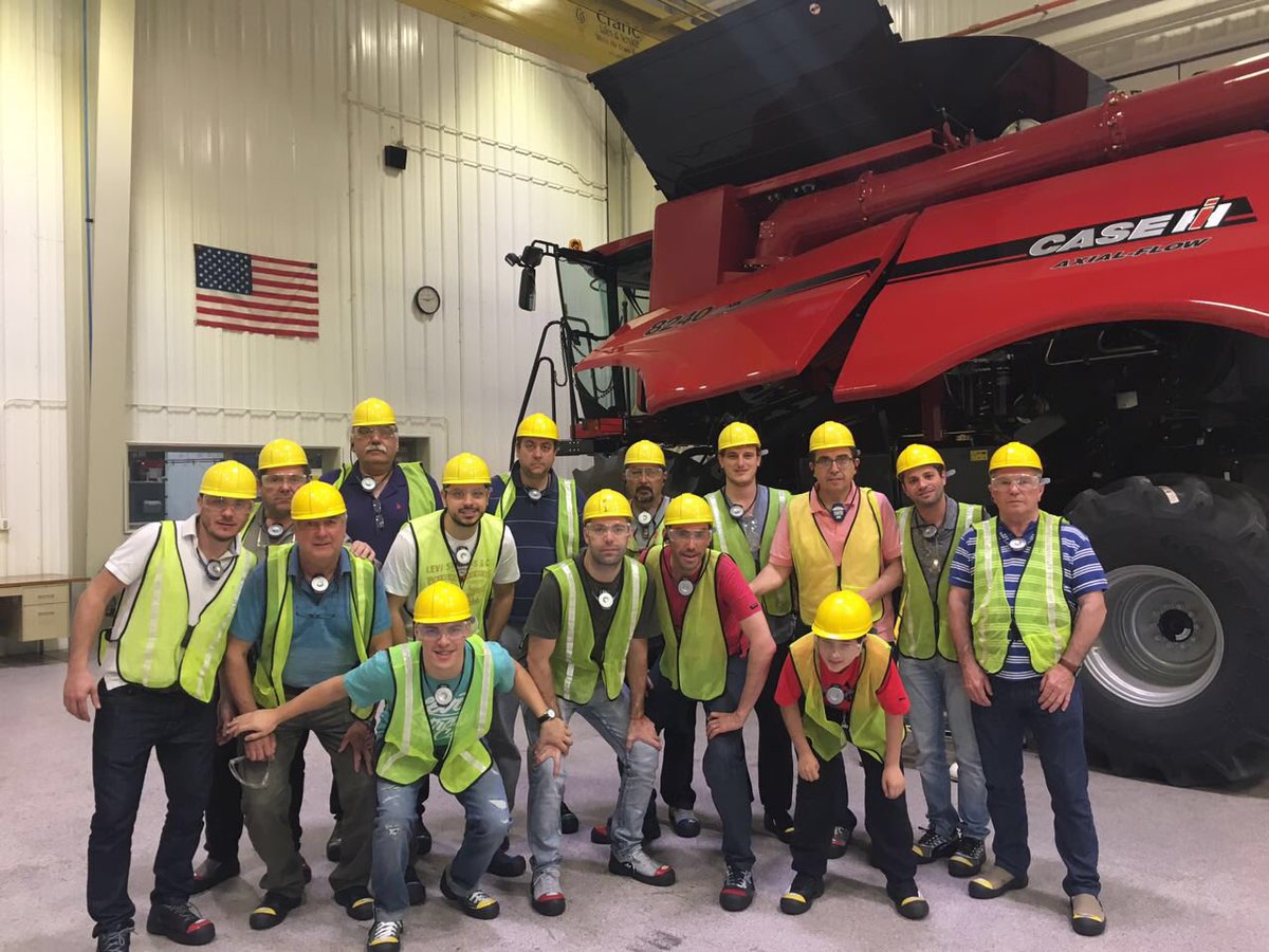 CaseIHArg's tweet photo. #FarmProgressShow2016 
Hoy visitamos la fabrica Case IH en Grand Island, Nebraska. https://t.co/SX4WuvSNer