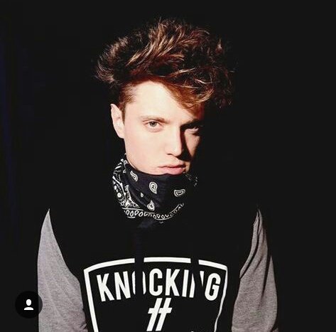 LioneLandia_'s tweet photo. Rt si eres Ferrista de❤para ayudar a que Lio cumpla su sueño cada rt es un voto #LionelFerroTrendy #KCAArgentina https://t.co/tNDl7XHzzS
