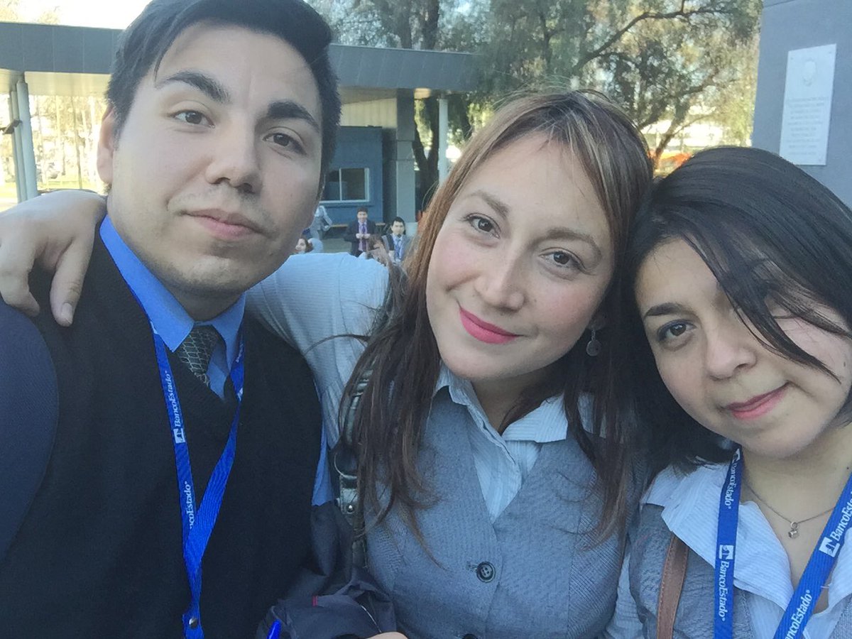MonicaPinto82's tweet photo. En reunión de bancoestado #AdnMetro https://t.co/Q67UCv1rvC