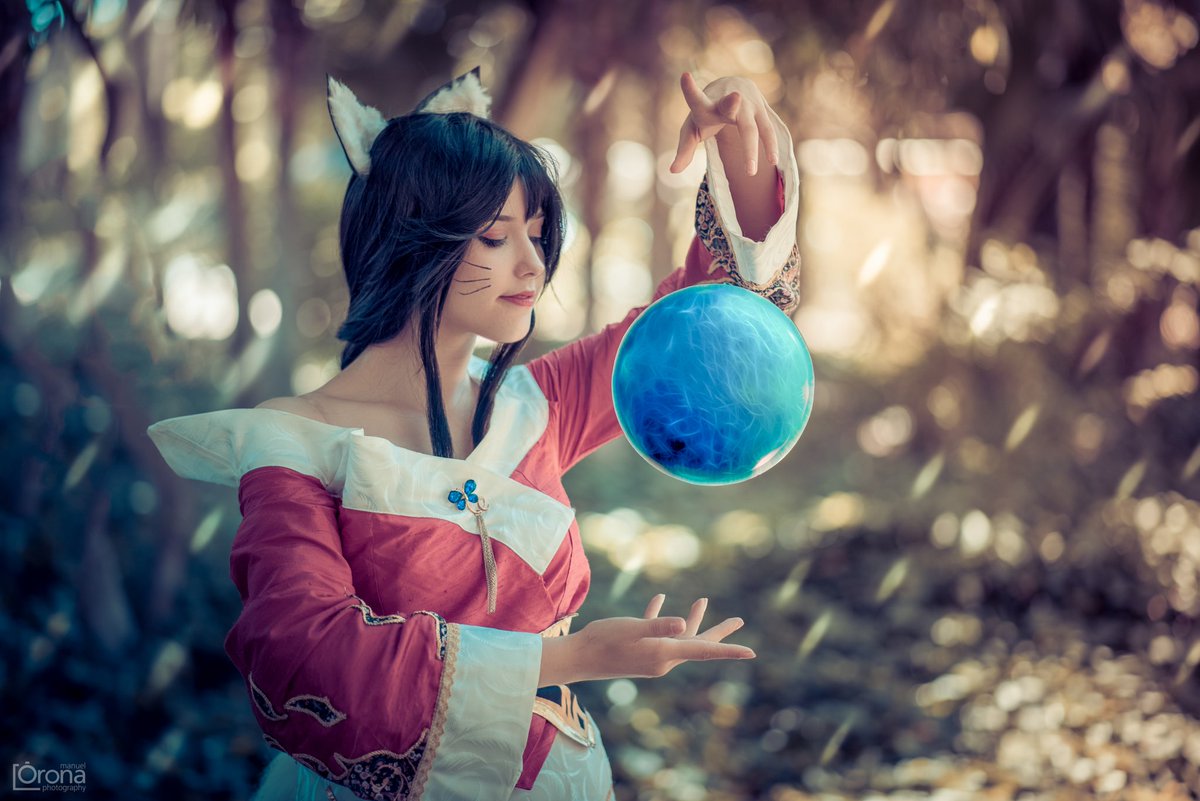 TiltedLith's tweet photo. Sesión de Sevilla 
Ahri: LibiCosplay
Fotógrafo: Manuel Alberto Orona
Edición: Manuel Alberto Orona https://t.co/5JBV5UE15d