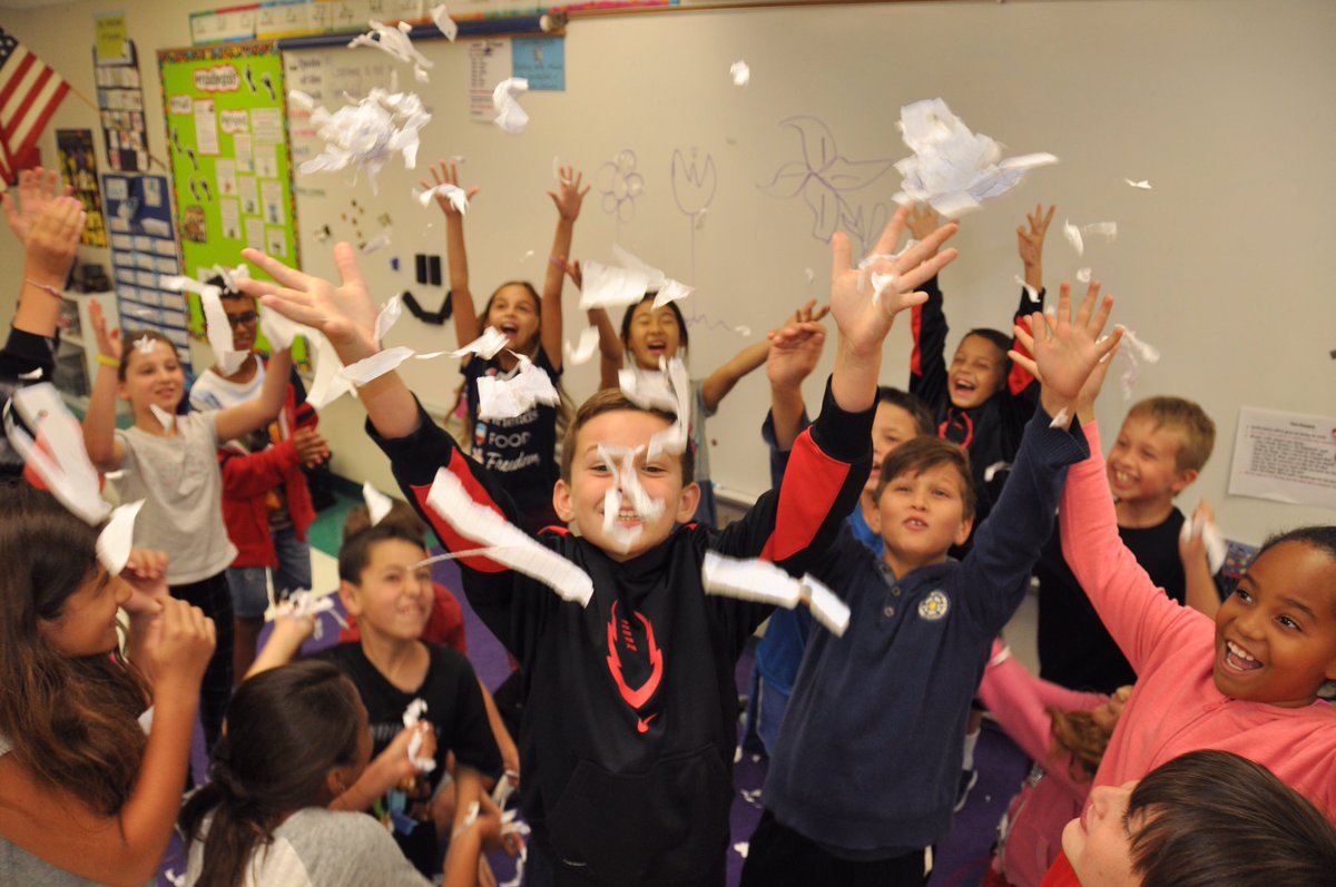 LynnKMitchel's tweet photo. #mitchelsquad shredding their negative thoughts and moving toward #growthmindset @GatorRunElem #GRE1617 https://t.co/rbtOmx37up