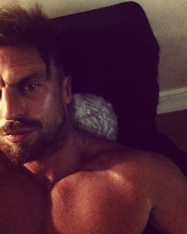 Bene_fits1's tweet image. Lazy bank holiday evenings 🤓👌🏻