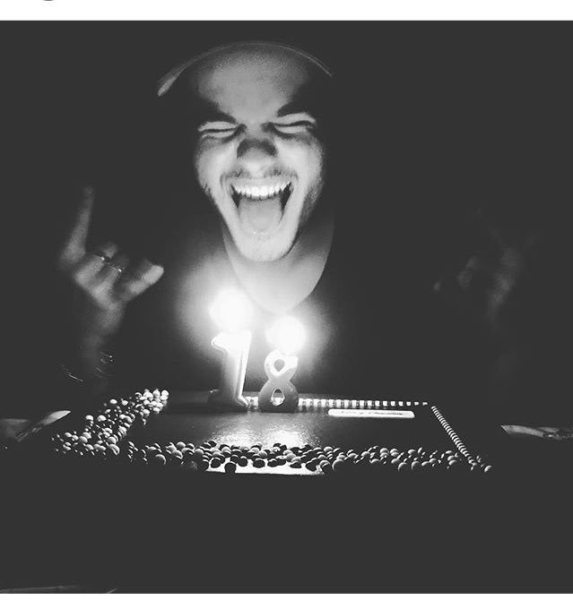 JulyGuerrero78's tweet photo. Feliz cumpleaños amor de mi vida ✌🏼️🎊🎉 te amo te amo 💕❤️@AbrahamMateoMus #volve #argentina #3D #superpresente https://t.co/suD25HMyBA