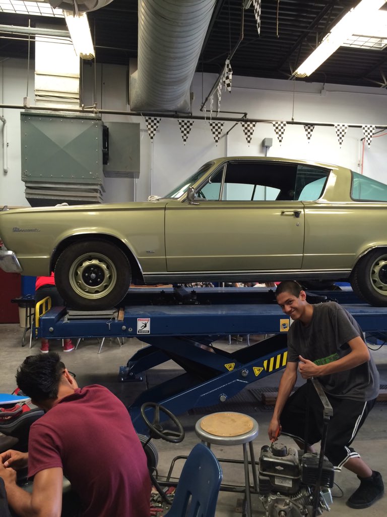 Autotechsehs's tweet photo. Auto Tech first alignment of the school year complete. #sehsthebest https://t.co/H3xW6GrpP6