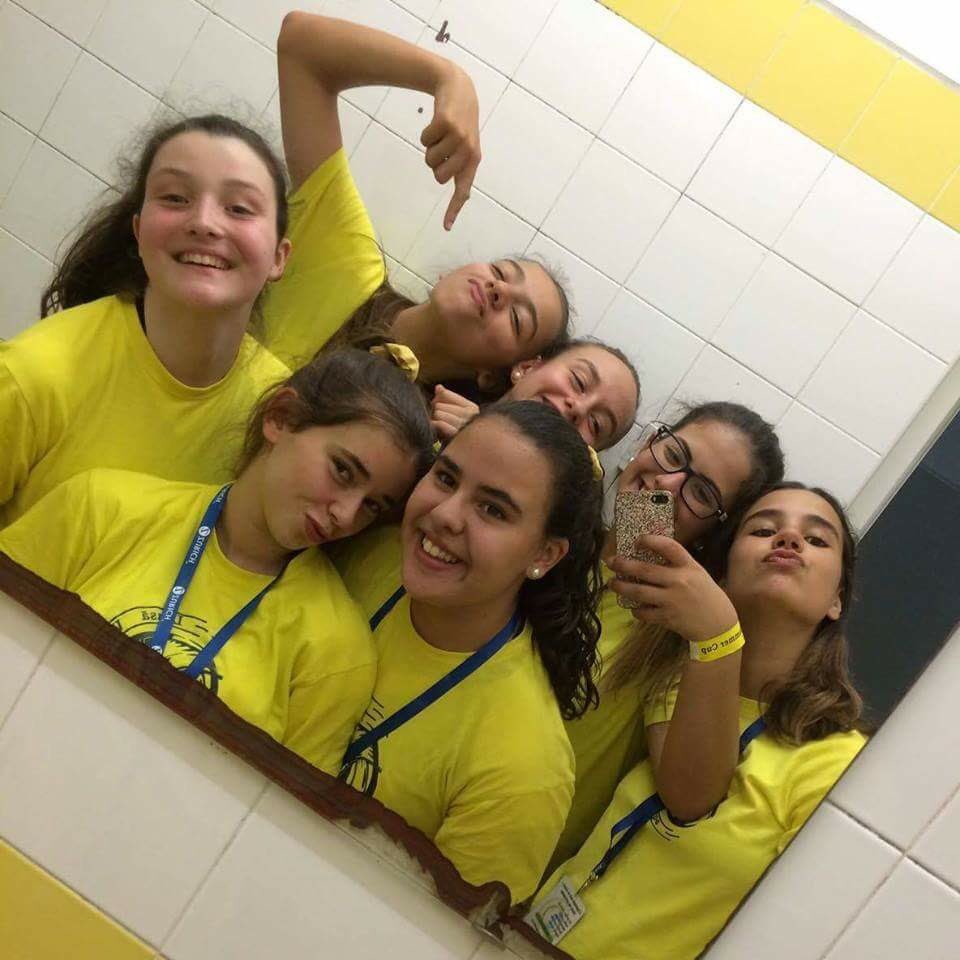 Netinho_004's tweet photo. Este ano vai ser ainda mais a bombar !! Sigaaaa 🇵🇹🇵🇹🏐🏐💘💘 https://t.co/6ORT8BWPDY