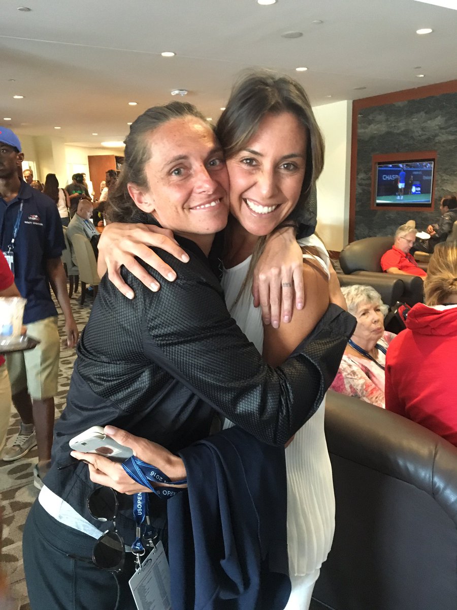 Che fortuna incontrare la vincitrice degli @usopen2015!Mi ha concesso una foto..e' rimasta umile.😂😜@flavia_pennetta