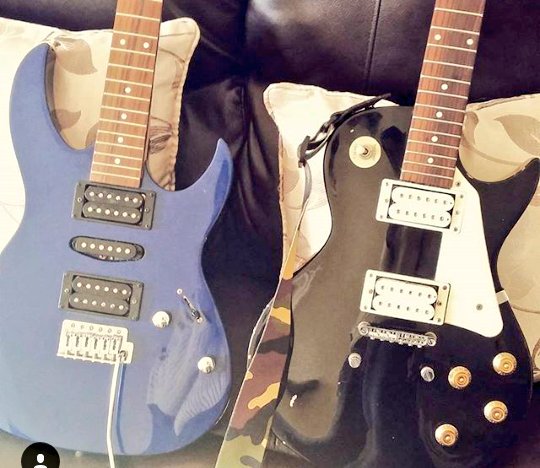 IArthur_Guitar's tweet photo. #My4WordLoveLife In Love With Guitars 😉😍 💿🎶🎸🎵 https://t.co/jpy0sMGBJQ