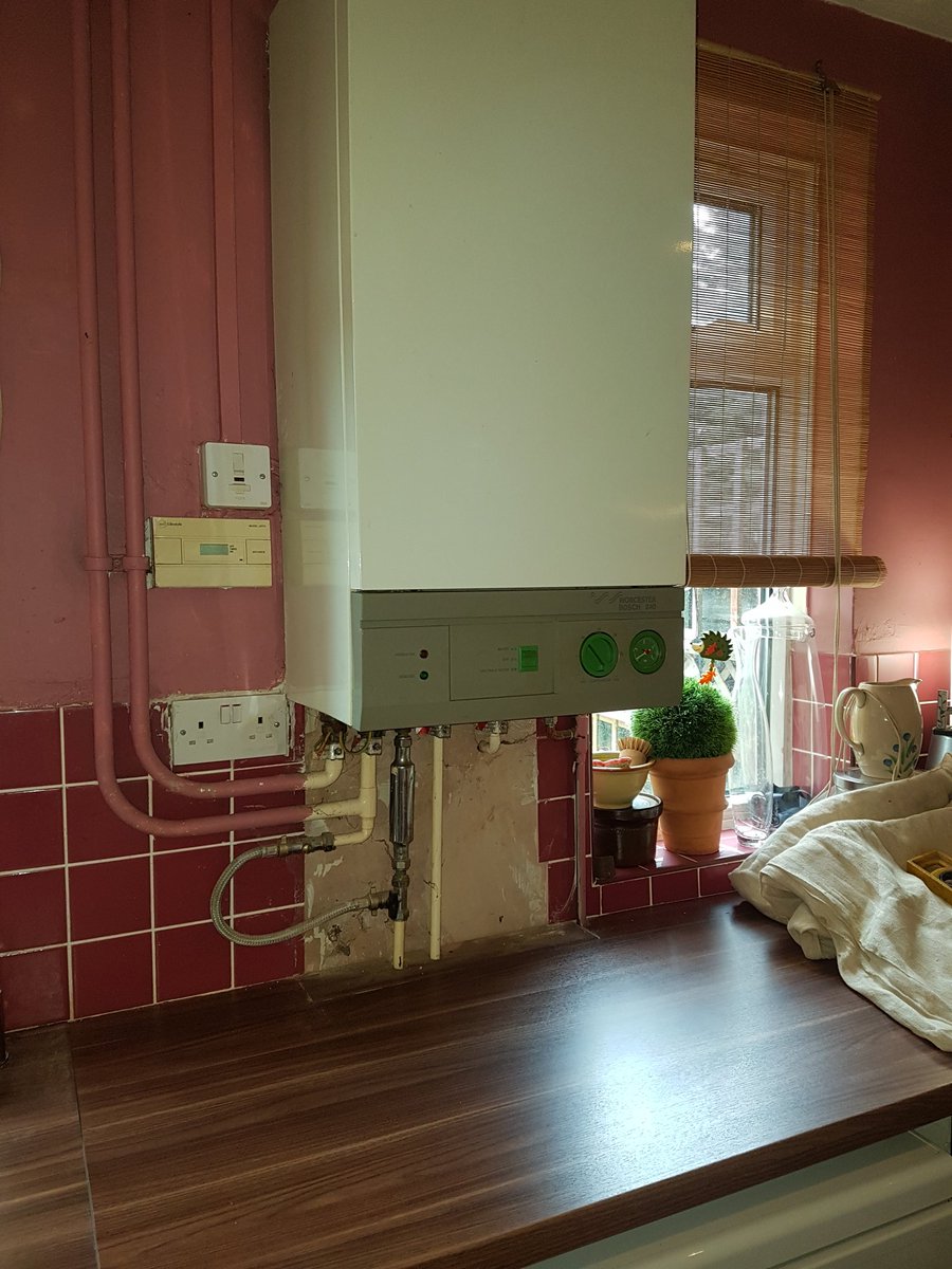 AS_Heating's tweet image. Before and after -New ideal logic plus (30kw)#boiler #gassaferegistered #combi #wellingborough  #boilerinstallation