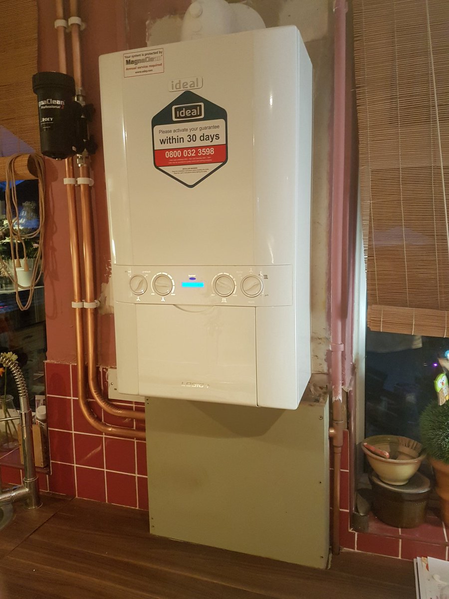 AS_Heating's tweet image. Before and after -New ideal logic plus (30kw)#boiler #gassaferegistered #combi #wellingborough  #boilerinstallation