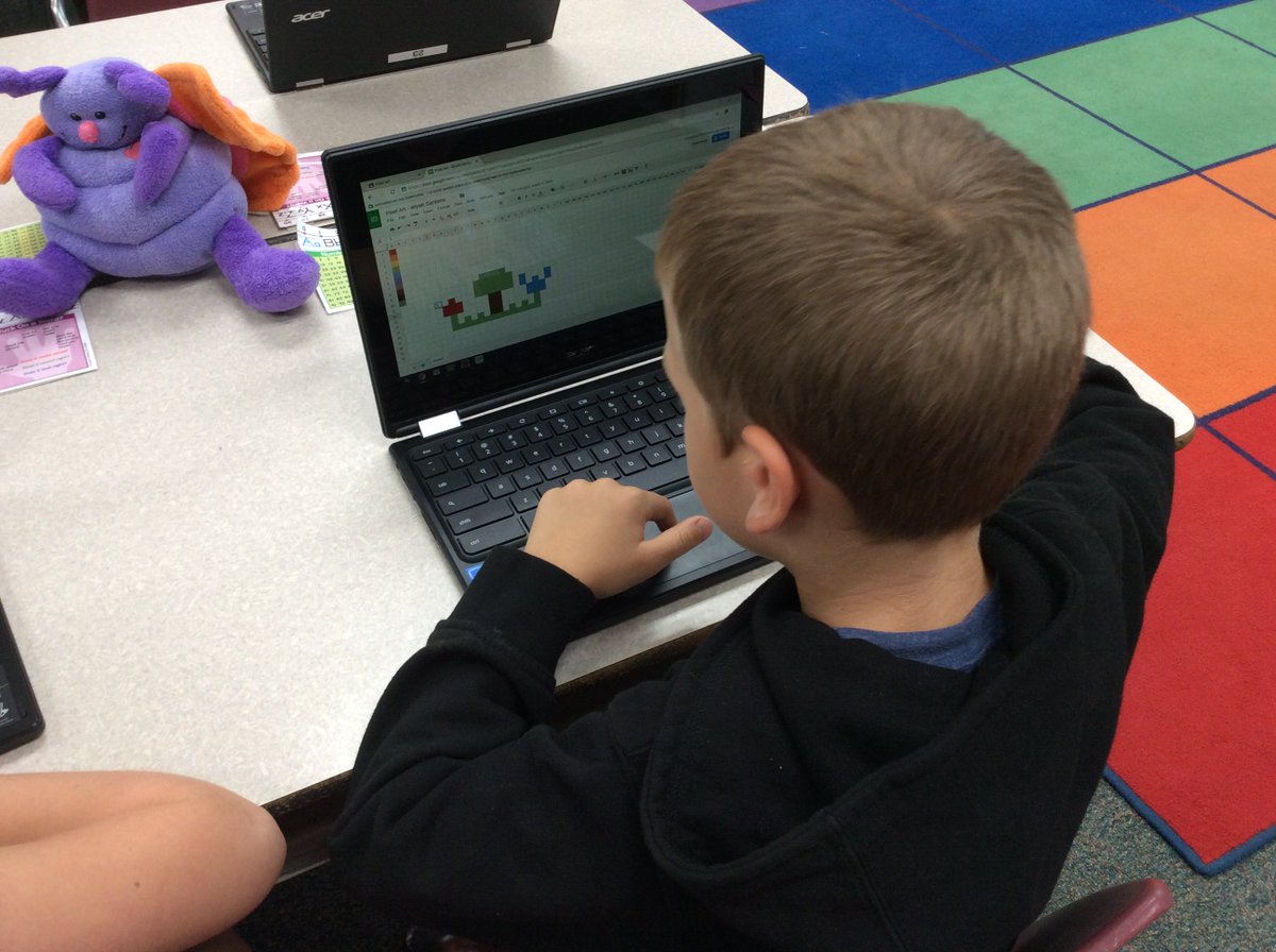 Pixel art with my firsties! They love it! #gafe4littles #simischools #deisimi