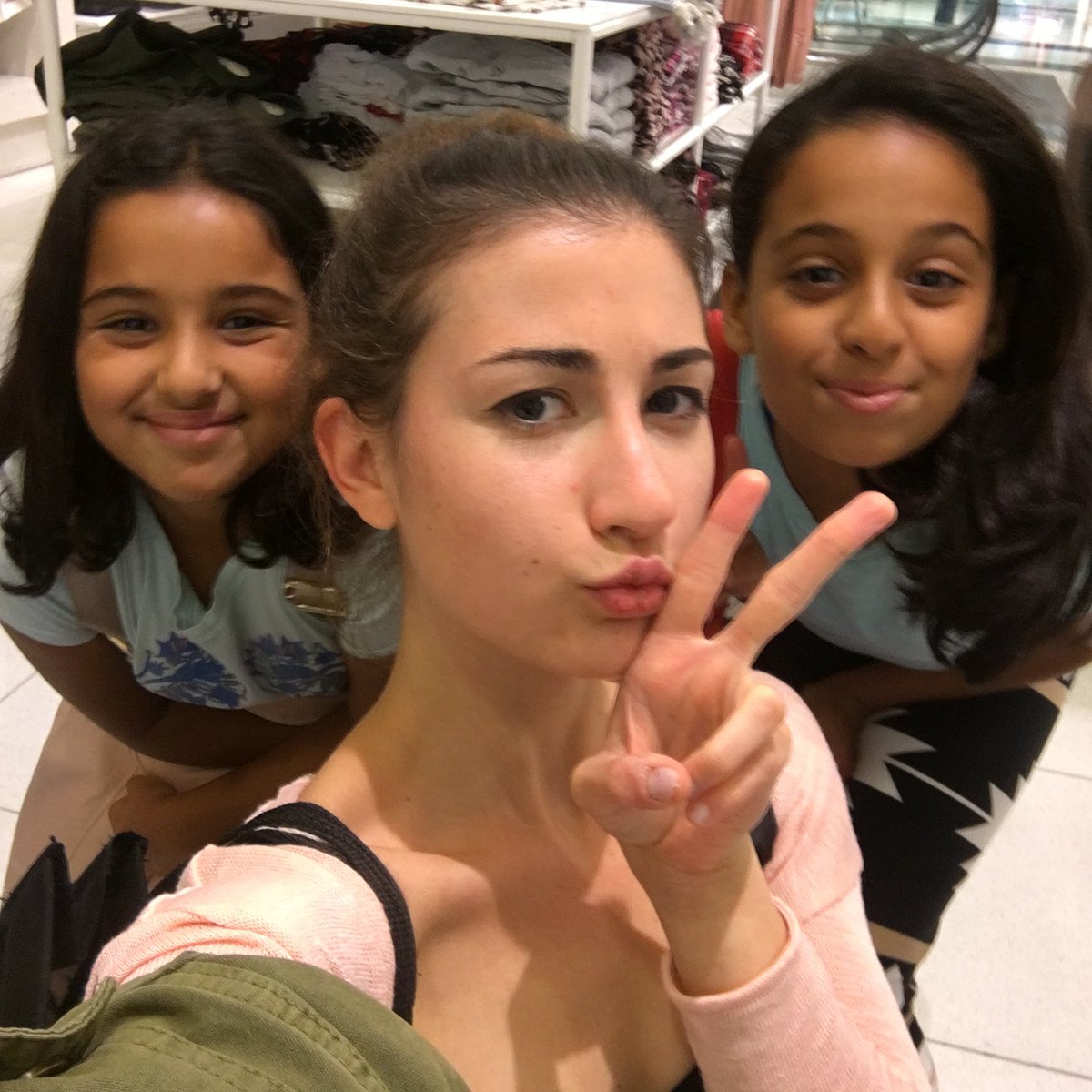 MegsDeAngelis's tweet image. Thanks for saying hi babes ,sorry your phone died-here ya go!