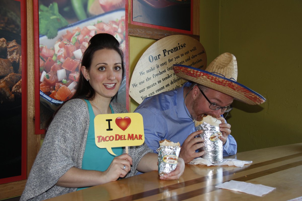 TacoDelMar_BC's tweet photo. We've got your BOGO BURRITO! Use #TDMPromoCode 2646 in Vancouver area. 2nd burrito free when you buy the 1st https://t.co/xGdFDWy54q