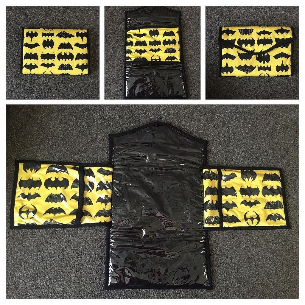 berrycutecreate's tweet image. Custom order nappy wallet/change mat 😃 #berrycutecreations #changemat #nappywallet #batman ift.tt/2bN50pb
