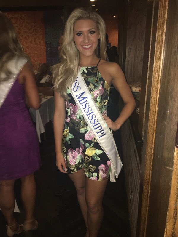 MissMSCorp's tweet image. Night 1 in Atlantic City and it is a contestant dinner!! We are so proud of Laura Lee! #missamerica #missmississippi