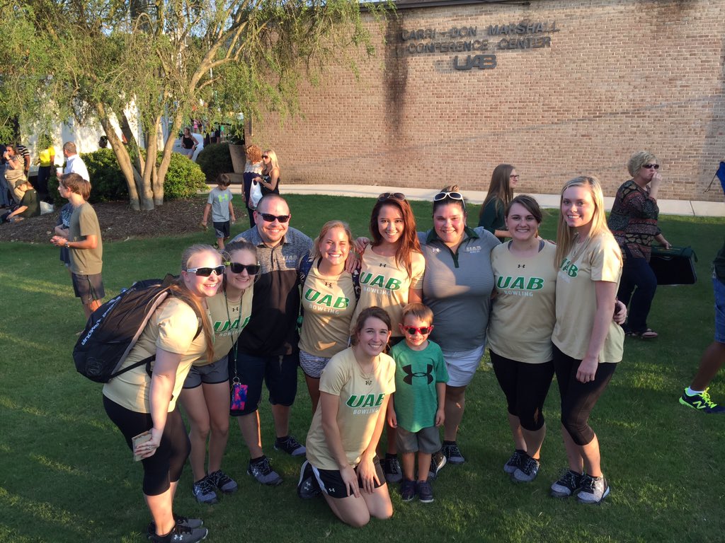 CharmiIIionaire's tweet photo. .@UAB_BOWL here for the Blazer Walk https://t.co/7O412vWZ4m