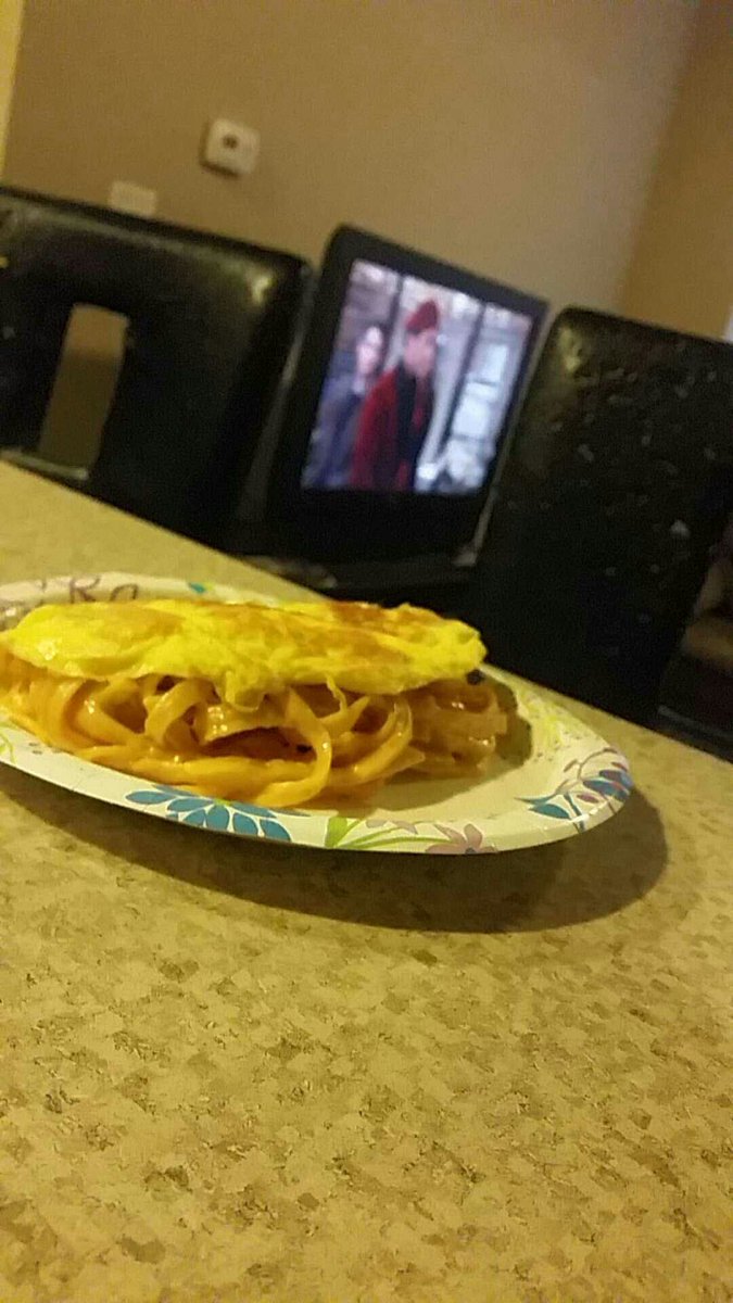 DontFreeDylan's tweet photo. Fettuccine Alfredo stuffed omelettes ft. The office
#ThingsAreGettingOutOfControl https://t.co/varSZl5AZa