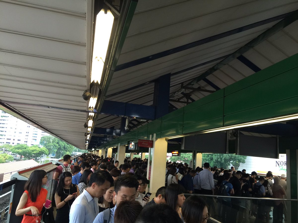 kickino's tweet photo. Another Tuesday. Another #MRTbreakdown #trainbreakdown Good morning, Singapore! https://t.co/o09XqQpQZL
