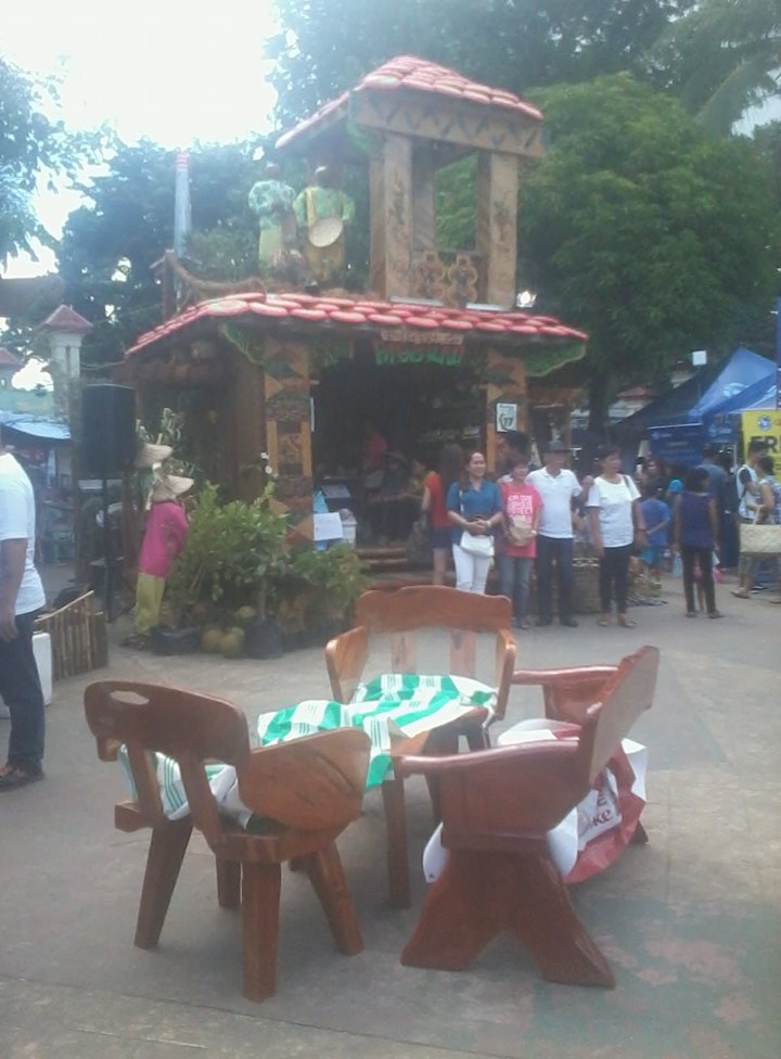 CabalsaHumprey's tweet photo. Niyogyugan Festival 2016 #QuezonProvince https://t.co/5QUxHtqIg8