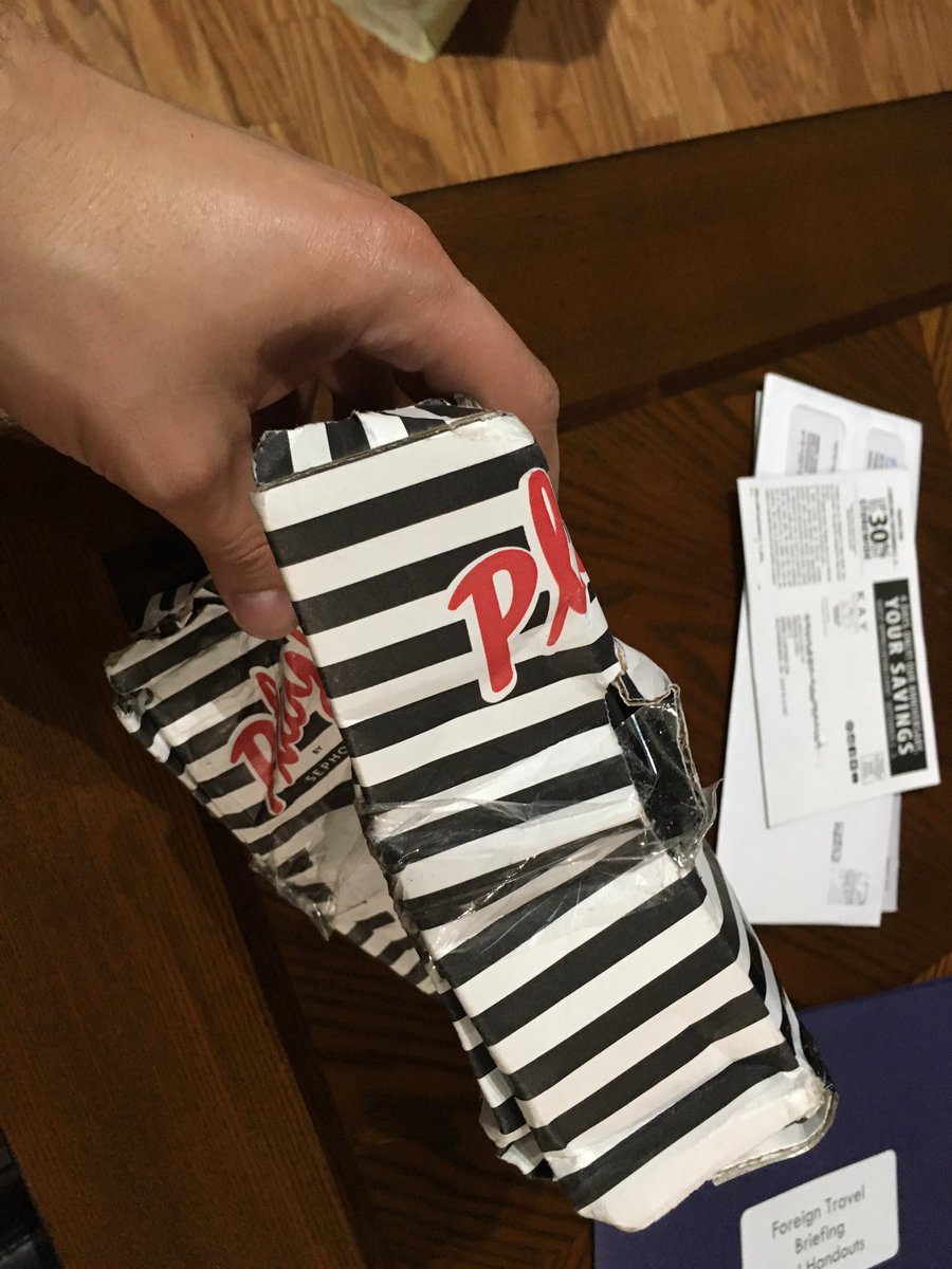TOPG3AR's tweet photo. @USPSbiz was already bad at falsifying deliveries &amp; losing packages &amp; they delivered this.All content was broken. 😡 https://t.co/NNFcKGUUgG