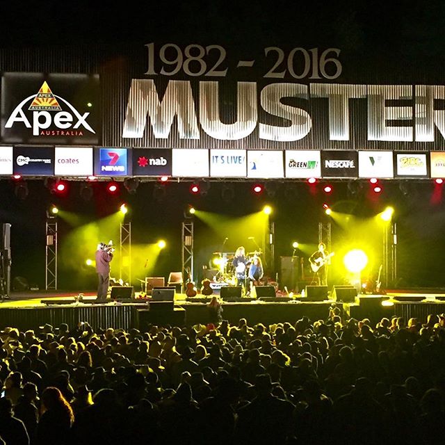 Queensland's tweet photo. Here's to what was a 💥 wkend at #gympiemusicmuster! What were yr 🙌 Muster moments? Share yr 📷 w us👉#thisisqueensland https://t.co/GX0DcqAkqw