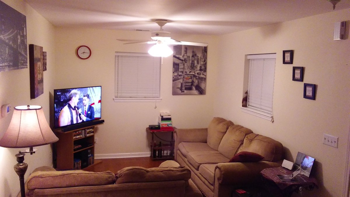 RALPH4lyf's tweet photo. My cozy living room #interiordesign #studioapartment #moderman #millenials #hipster #homesweethome #bachelorpad https://t.co/fWdn4stj2Z